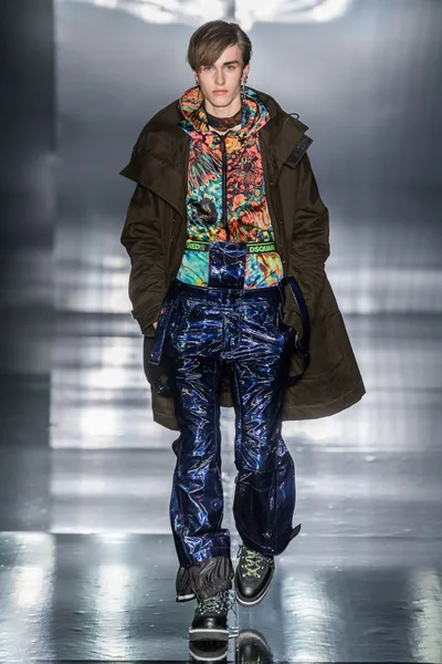 Look 43